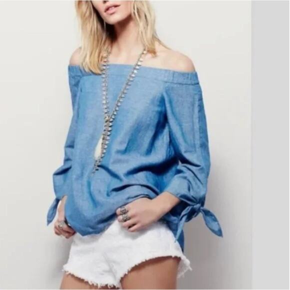 Free People Show Me Some Shoulder Chambray Top - Picture 2 of 8